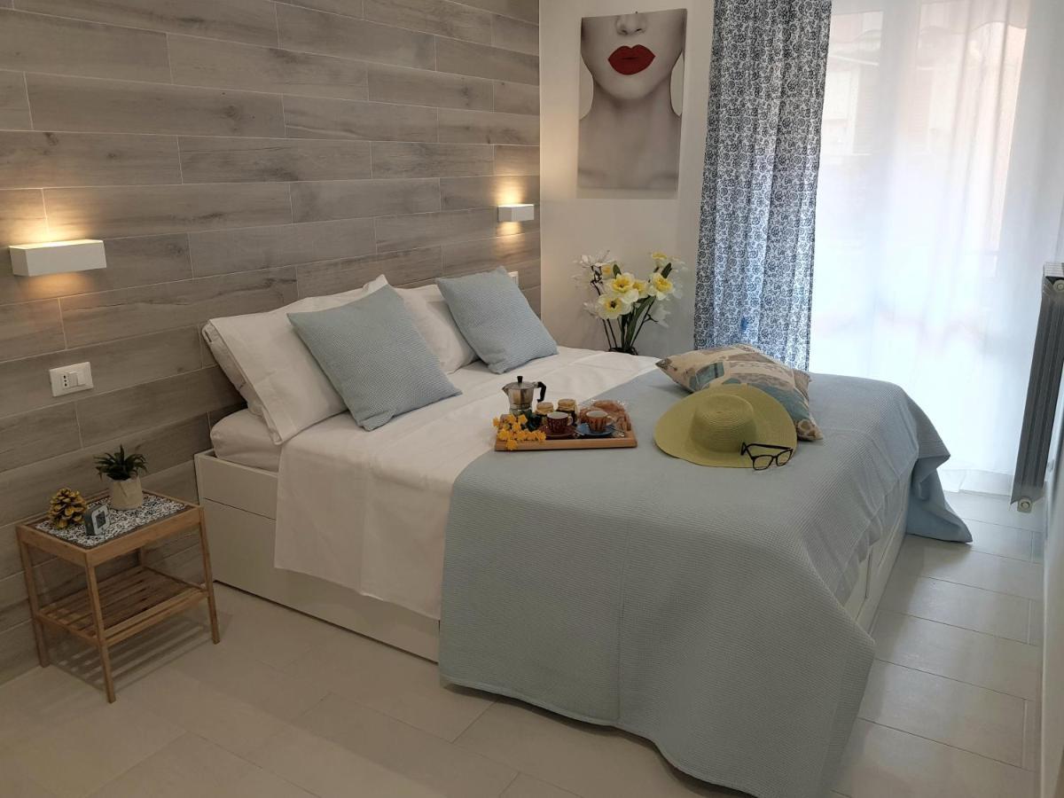 Martin Holiday Apartments Giardini Naxos Exterior foto